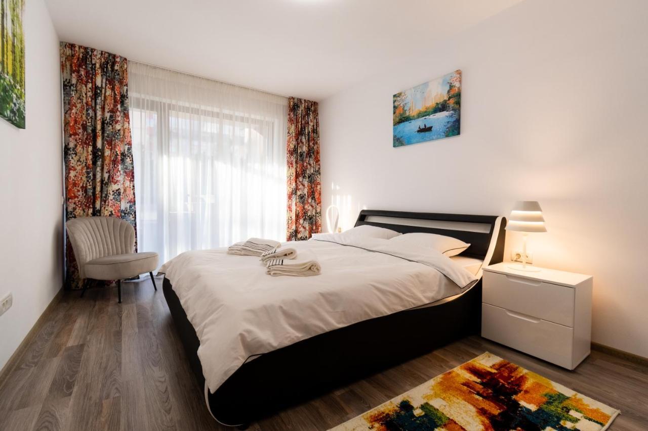 Transylvanian Apt. W/ Lrg. Terrace And Parking - Karpatenhaus Brasov Exterior photo